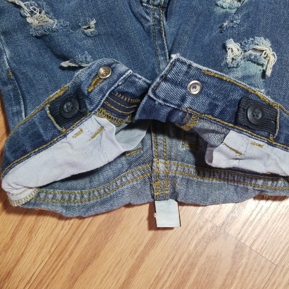 Distress Jean's size 2t - Picture 7 of 8